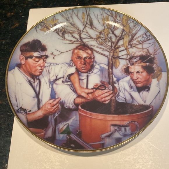 Vintage Set of 6 “The Three Stooges” Plates - Picture 2 of 13